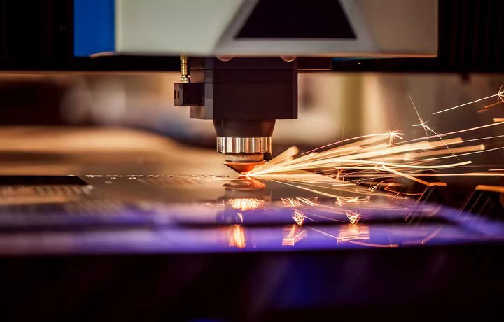 中國(guó)五軸機(jī)床企業(yè)嶄露頭角，國(guó)產(chǎn)替代加速